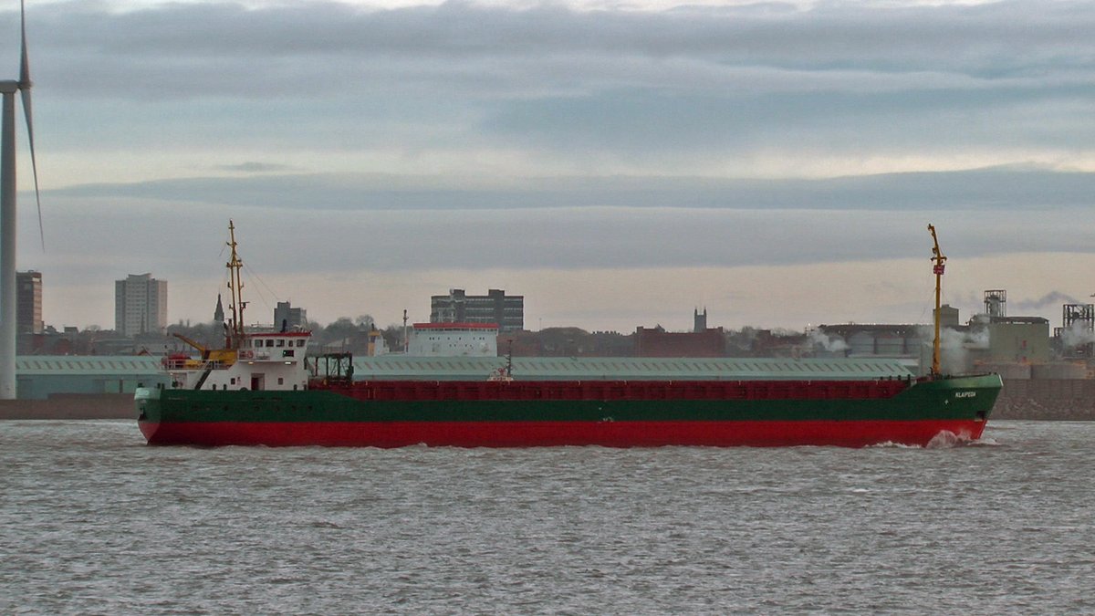 🚢 Experience the arrival of the Klaipeda cargo ship on the River Mersey! 🌊 Watch as this vessel navigates its way past New Brighton, bound for Runcorn. Don't miss this captivating sight! #Klaipeda #RiverMersey VIDEO >>>> youtu.be/Kw7EmvaHElk