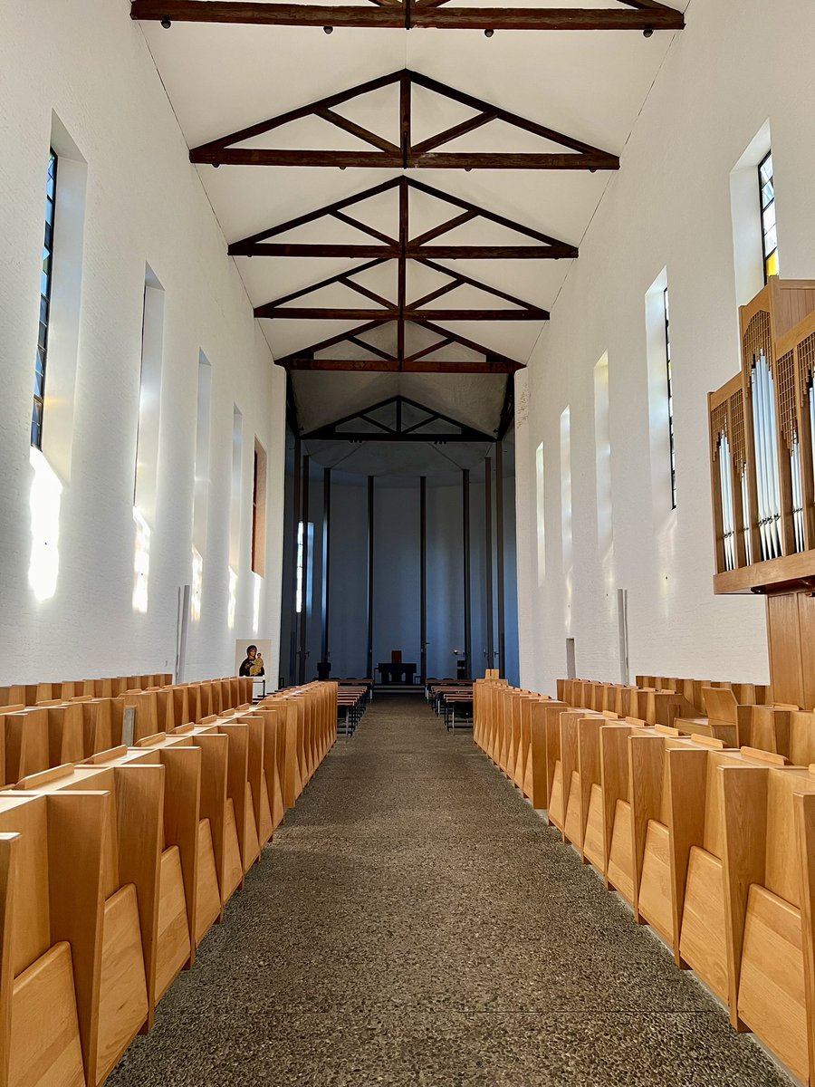 MonkSimonOSB's tweet photo. This weekend, Fr. Thomas and I took our two novices and a junior monk to Gethsemani Abbey in KY for a visit and to converse with their men in formation. We look forward to their visit at Saint Meinrad soon. A blessed, prayerful, and silent time of peace &amp; encouragement from God. https://t.co/DrU8jvJfCq