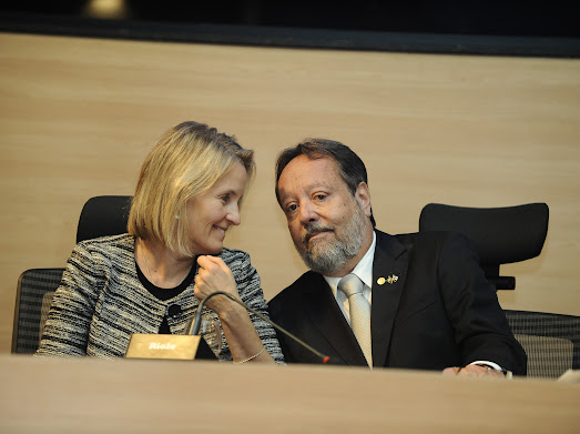 EmbFinlandia's tweet photo. A embaixadora @JohannaKaranko realizou visita oficial a Recife nos últimos dias. Na quinta-feira (7), ela prestigiou a solenidade de entrega da Medalha do Mérito José Mariano para o Cônsul Honorário da Finlândia em Pernambuco, Gilberto Azevedo Lima. + https://t.co/LRnMcn3TOY
