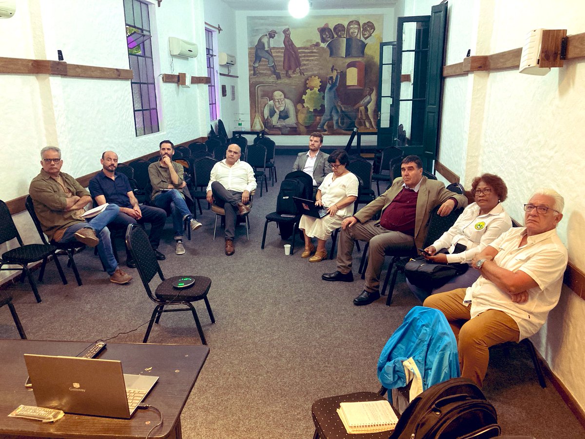 CoopUruguayo's tweet photo. Reunion de la Red de vivienda que está trabajando para convertirse en Comité, garantizando así un lugar en el Consejo de Administración de @CoopAmericas cc: @FUCVAM @FecoviUruguay @ismacaste https://t.co/Io7WWKX91y