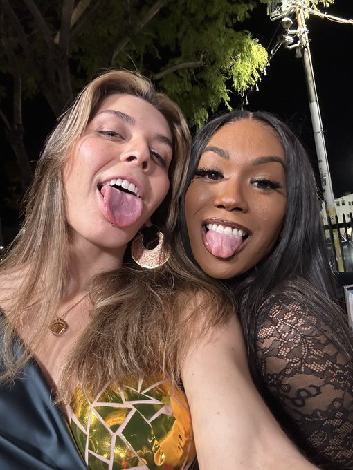 Got to meet this absolute STUNNER this week 🥵 @leilani_li https://t.co/yU7Dw69ez9