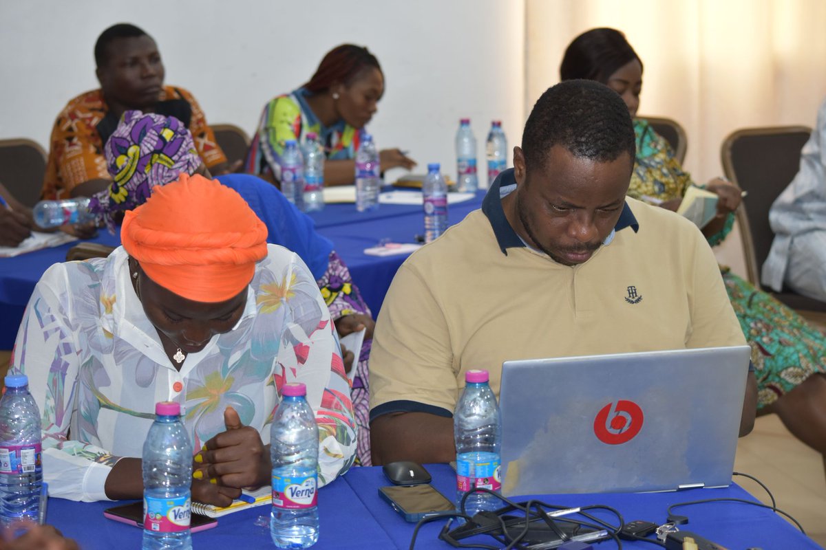 HopebankA's tweet photo. Je suis ravi de partager avec vous l’expérience phénoménale d’un atelier de formation unique sur la #productivité, l'allocation du temps et la #CONATION que wEquipu International en collaboration avec Hopebank Academy a organisé le 09 Février dernier à l’OCDI. https://t.co/GY6Ob6Ia2h
