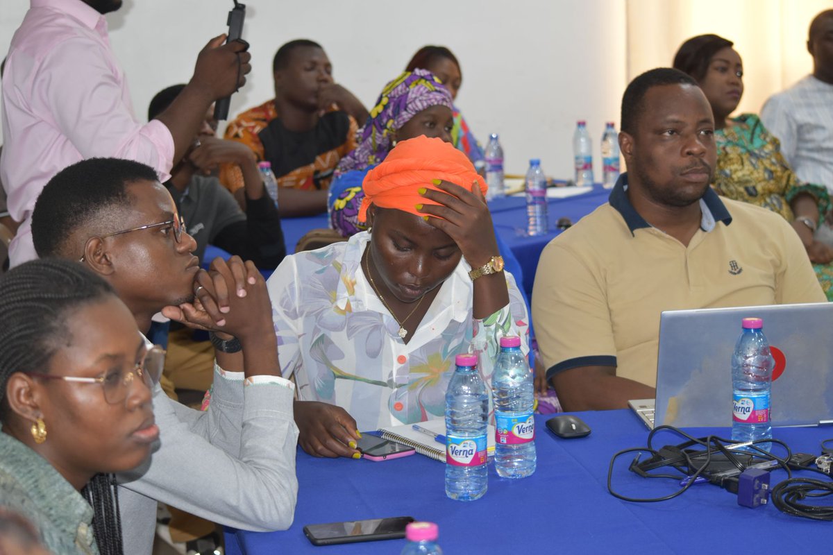 HopebankA's tweet photo. Je suis ravi de partager avec vous l’expérience phénoménale d’un atelier de formation unique sur la #productivité, l'allocation du temps et la #CONATION que wEquipu International en collaboration avec Hopebank Academy a organisé le 09 Février dernier à l’OCDI. https://t.co/GY6Ob6Ia2h
