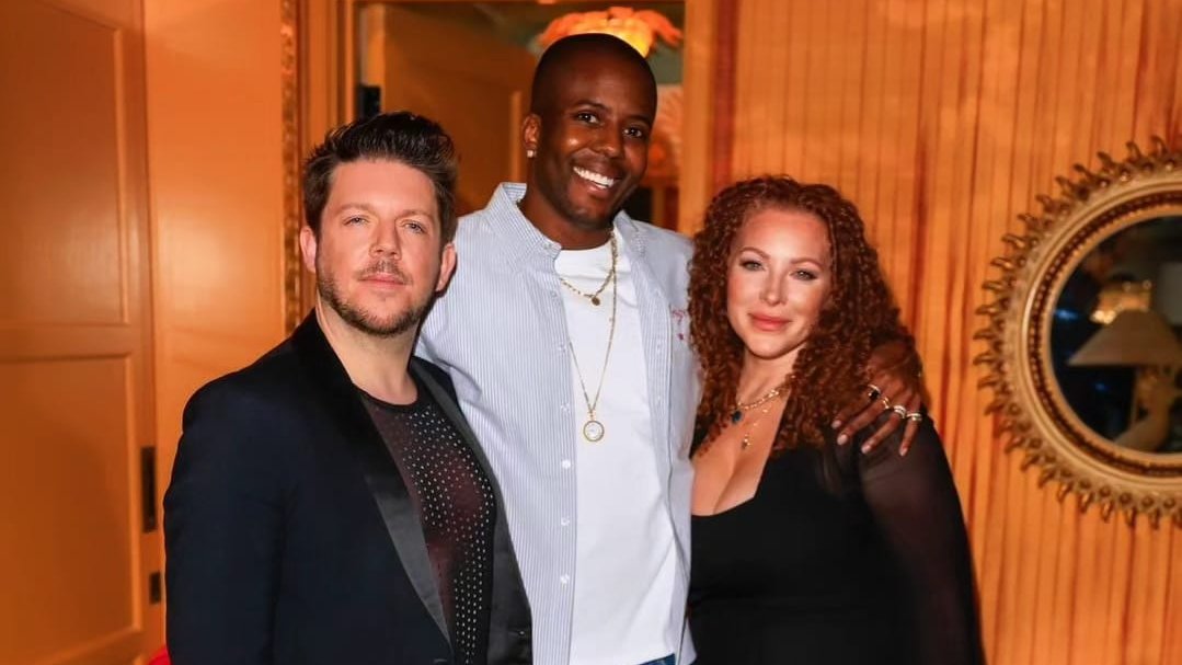 HOSTTalentGroup's tweet photo. We loved celebrating with our Vas J Morgan at his Pre-Oscars dinner in Los Angeles last week. He is creative, generous and bloody brilliant! So many exciting joint ideas and plans set in motion for the next 12 months! #vasventures #Oscars https://t.co/Nwfz8vsWM1