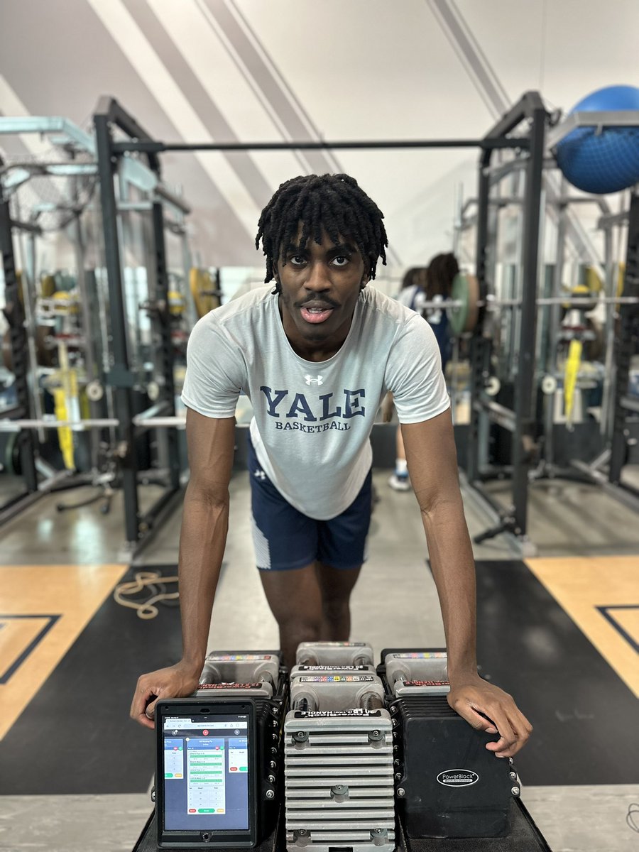 YaleMBasketball's tweet photo. Big week for the big dogs.
Building one rep at a time. 💪⛓️🧱
#ThisIsYale | #BullyDogs https://t.co/QHMZARUuGG