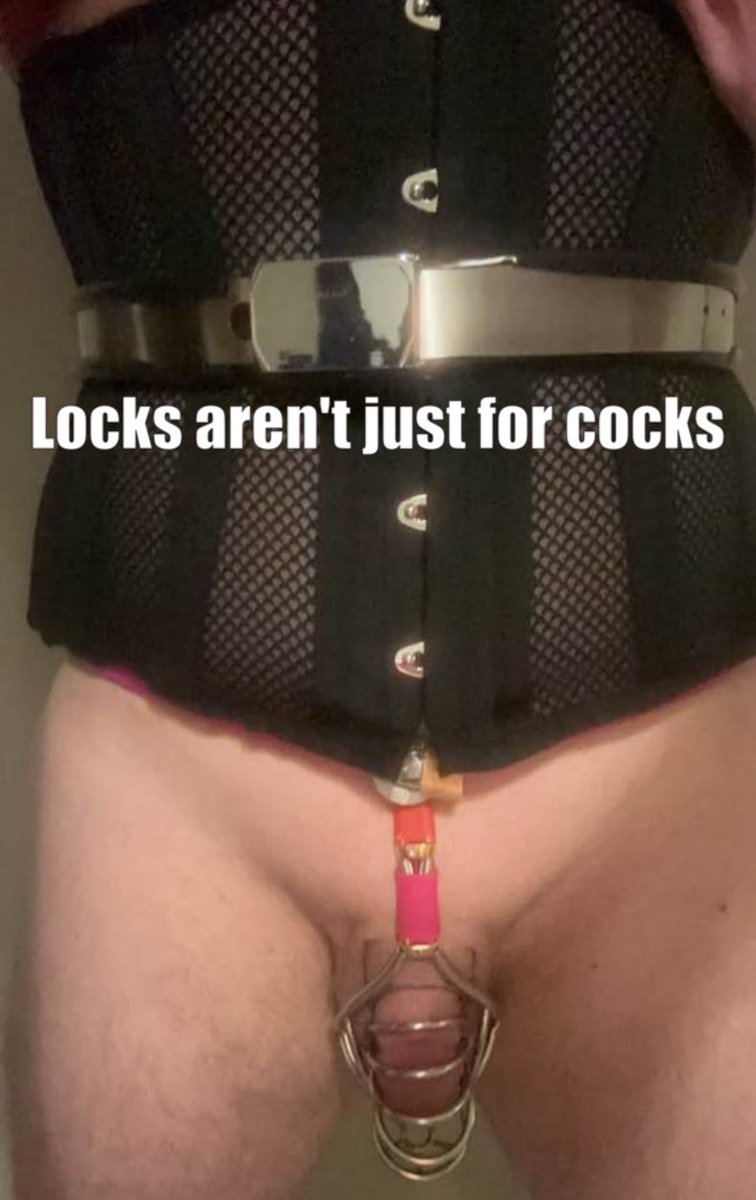 It is always best to be trapped into doing what you need. Cage locked on as well as the corset. #SubLife #Sissy #Femdom[toy]