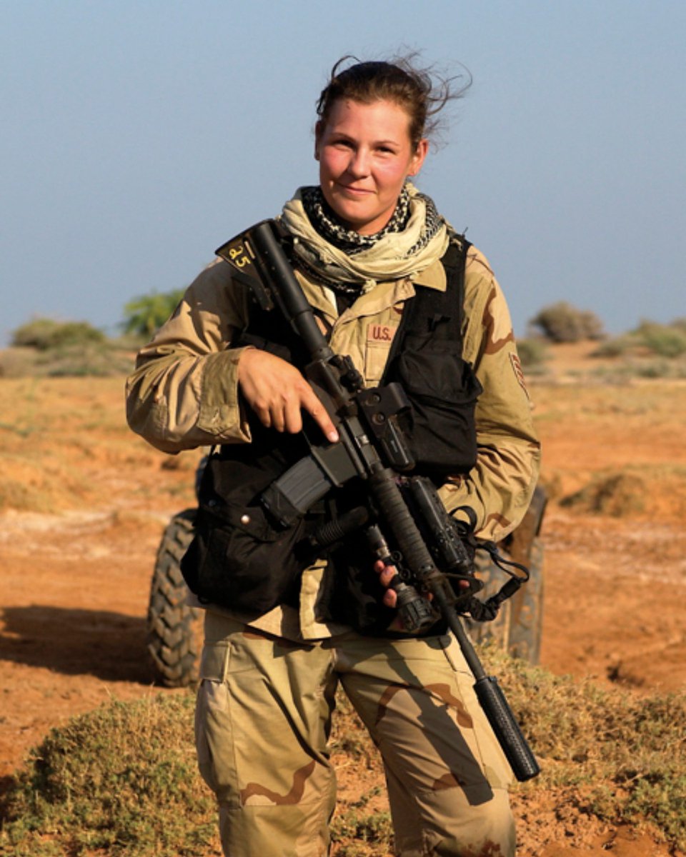 SyracuseOVMA's tweet photo. Celebrating @StacyPearsall this #WomensHistoryMonth—a @SyracuseU alum, @USAirForce combat veteran, and trailblazing photographer. Her journey from the battlefield to the #VeteransPortraitProject exemplifies her resilience and the art of storytelling. https://t.co/yaJzJu20V7