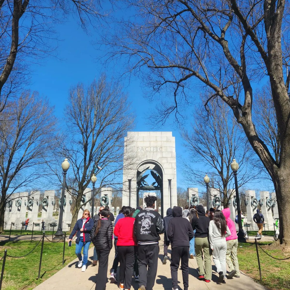 ShenandoahMS's tweet photo. Our Chiefs are exploring Washington. D.C.! They left this morning &amp; have been exploring our nation's capital all day thanks to EF Tours.  @EFtours #SMSMuseumsMagnet #YourBestChoiceMDCPS @MDCPS @MDCPSCentral @SuptDotres @miamimagnets @MariTereMDCPS https://t.co/thgHPMzrkt