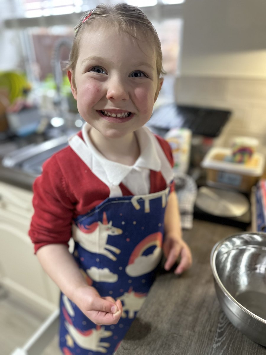 StephJHolland's tweet photo. @ThorpeHesleyPri Freya has been busy helping me make these ready for the bun sale on Wednesday! 🧁👩‍🍳
We made a few extra to try at home as evidenced on Freya’s face 😂 https://t.co/xJPX9sKhyp