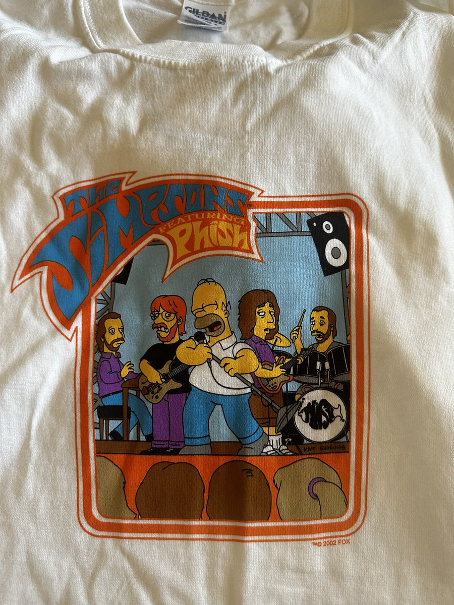 therescuesquad's tweet photo. 1. The Phish Book: Auto’d 11/8/98 @ 1 of 2 book signings; the book is used but auto flawless; I have pics to confirm authenticity 
2. 10/31/94 Chocolate Coin in MINT condition
3. Phish Companion Vol. 3: never used
4. 2002 Phish Simpson’s unworn XL Dry Goods t-shirt https://t.co/QfWa0dLRAp