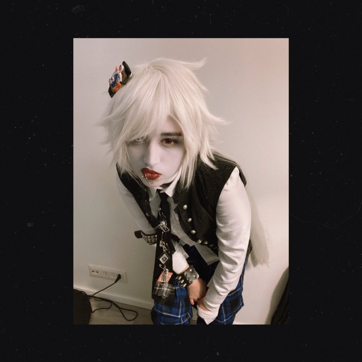 EROS__official's tweet photo. Mor𐕣ality
EROS second single
.
Love (L)
.
Full photoset and demo song are available on EROS official website https://t.co/7Jwduan4QH in 『gallery』 (link in bio). https://t.co/y8c5hAXoah