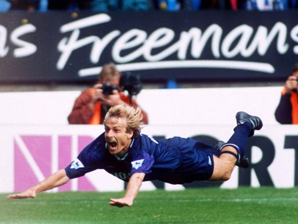 TheTerraceAppar's tweet photo. 5. Jürgen Klinsmamn

The British press branded Klinsmamn a diving cheat after his transfer to Spurs in 1994. After netting the winner with an unstoppable header on his debut, Klinsmamn and his new teammates performed that infamous diving routine at Hillsborough. https://t.co/BUO1HJtmkM