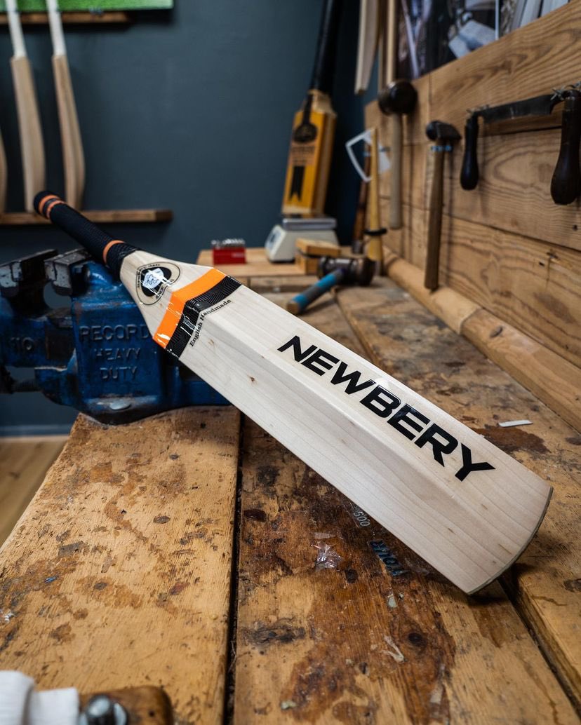 Do you want to create your perfect cricket bat? 🤩💪 Using our new ‘Bat Builder’ software you can fully customise your dream bat! Check out this amazing custom made bat with Master 💯 stickers 🤩 Click the link in our bio to customise yours today! 📲 #NewberyCricket