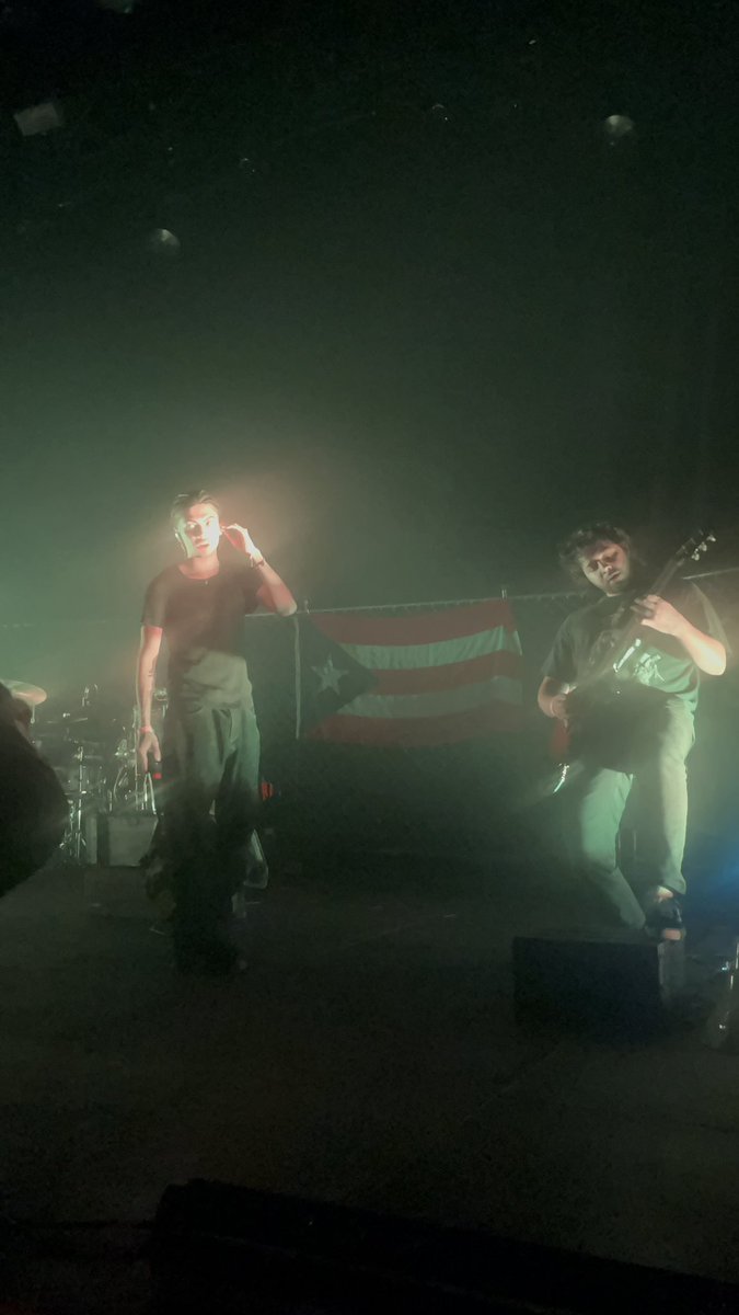 ihypunks's tweet photo. saw @ericdoa live again https://t.co/EVf0ocafmK