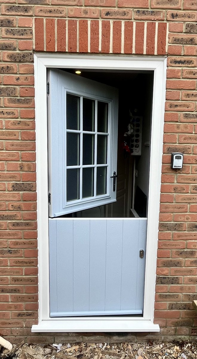 Mark Robbins Ltd tweet media