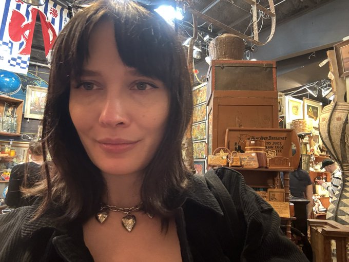 POV you&rsquo;re the rock sandwich looking back at me from the shelf https://t.co/TwHxSgoMxL