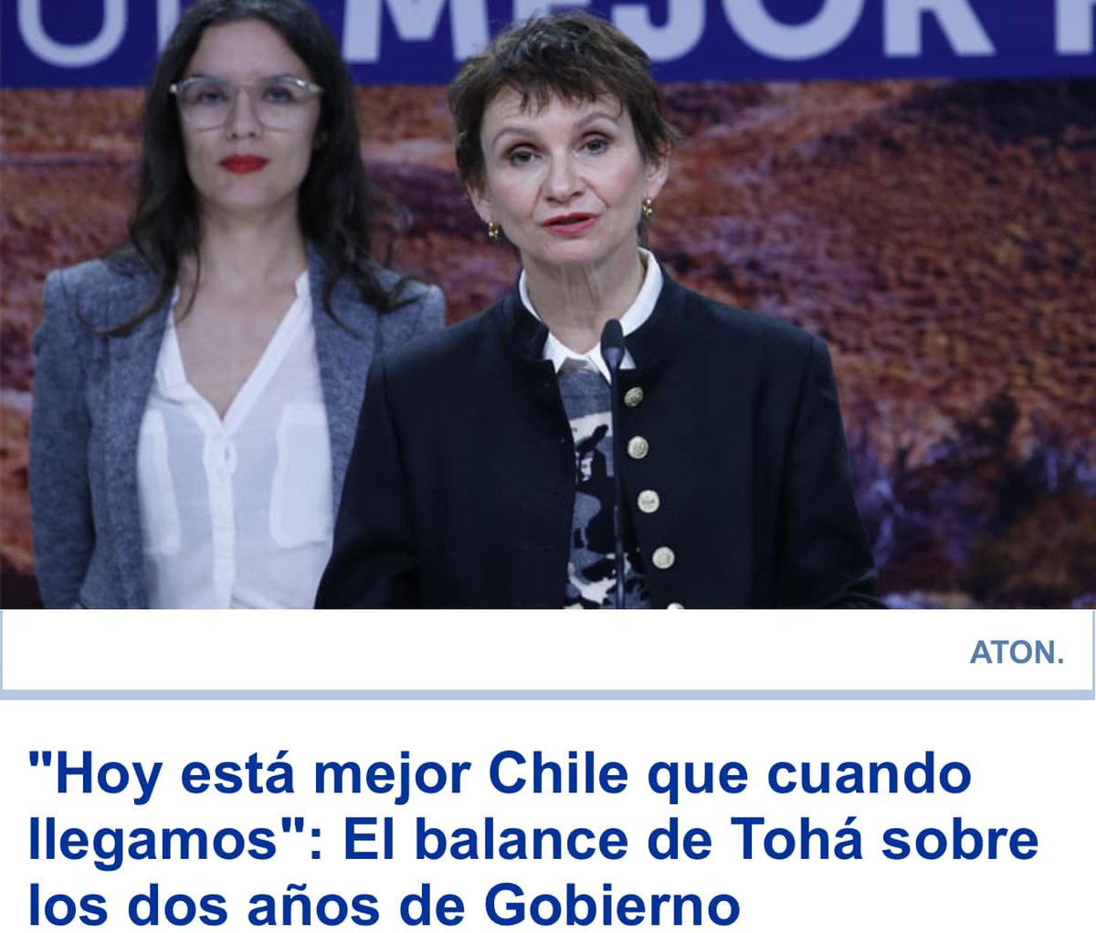 DraMLCordero's tweet photo. Cito a la antecesora de la ministra Tohá “¿se pegaron en la cabeza?”
Hoy se cumplen dos años desde que comenzó el desgobierno de Gabriel Boric, dos años donde hemos sido testigos de cómo han destruido nuestras instituciones desde su interior, un plan que ellos anhelaban desde sus comienzos en los movimientos estudiantiles de 2011. Desde la perspectiva sociológica claramente ellos tienen un perfil endogámico ya que solo hablan y se felicitan entre ellos…
La ministra Tohá cuenta con protección policial las 24 horas del día los 7 días de la semana por lo que su realidad de privilegio es muy diferente a lo que viven los chilenos que salen todos los días a sus trabajos con el temor de que una banda criminal extranjera entre como Pedro por su casa o les hagan algo como una encerrona o un portonazo.
Decir que Chile está mejor deja en manifiesto lo que llevo denunciando desde que asumí como diputada, el antifaz ideológico de este gobierno nos está llevando al fondo del abismo.
Los chilenos no olvidaremos los indultos presidenciales a terroristas ni mucho menos las pensiones de gracia entregadas a ellos mientras el común de los ciudadanos recibe indignos montos de jubilación, tampoco olvidaremos cómo el gobierno manipula la peor crisis de inseguridad intentando tapar el sol con un dedo ya que esto que está ocurriendo es algo jamás antes visto, no permitiré cómo ciudadana y parlamentaria que un gobierno inexperto nos haga creer que es habitual encontrar cuerpos asesinados todas las semanas ni mucho menos permitiré que nos hagan creer que están haciendo lo necesario para contener la delincuencia y el terrorismo desatado.
En dos años no han hecho nada pensando en Chile y su gente ya que solo han gobernado para enriquecer sus bolsillos y el de sus amigos.