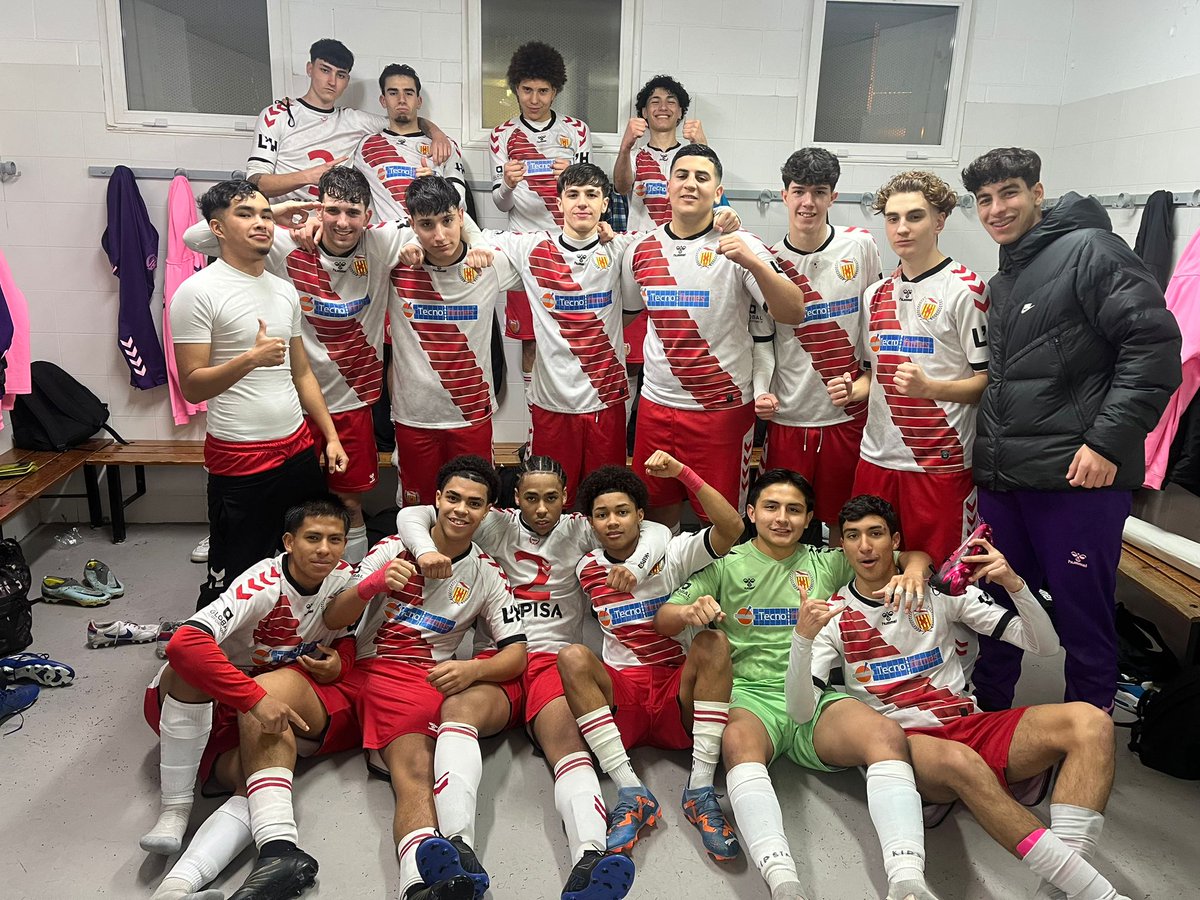 [MARCADOR JUVENIL]

🏆 2a Divisió | G17 | J19
✅️ JD 5-2 <a href="/CFLloreda/">C.F. Lloreda</a>
⚽️ Víctor
⚽️ Manel
⚽️ Denzel
⚽️ Achraf
⚽️ Fernando

🙌Dissetè triomf del conjunt de <a href="/Ramirez_Raul4/">Raul</a> que segueix líder sòlid.

#SomhiHospi #SomFutur⚪️❤️