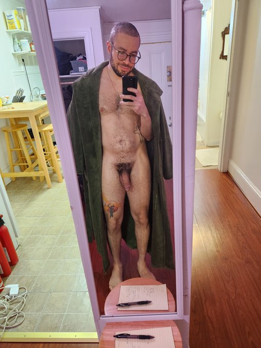 I'm enjoying this robe a bit too much https://t.co/B1zvXMdGNY