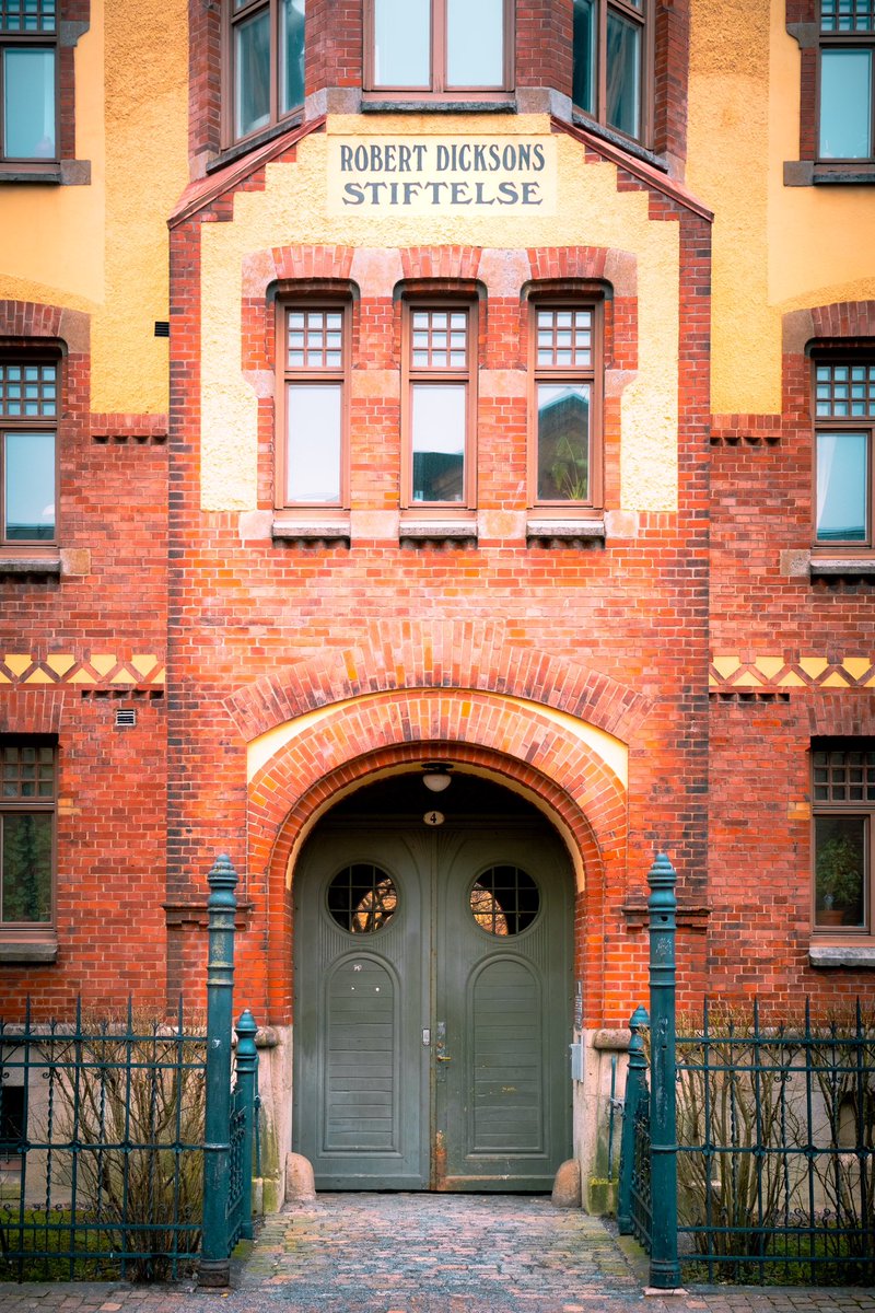 Through the ages

#throughtheages #onthefaceofit #beautifularchitecture #perfectangle #flatphotography #doorwaysoftheworld #adoortoanewjourney #inthenighttime #gloomydays #fujifilm #xpro3 #gothenburg