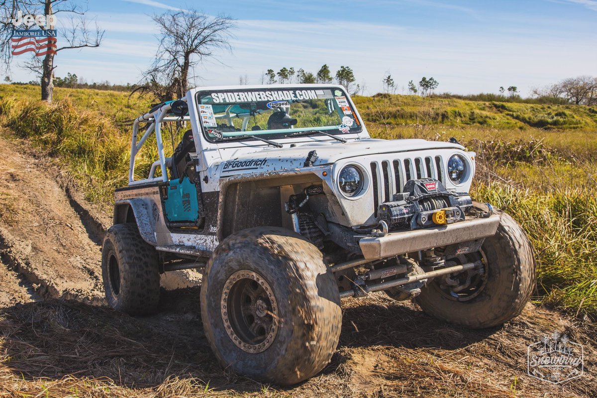 SpiderWebShade's tweet image. Happy Monday! 😎 Who else is looking forward to the new week? 👀 Adventure awaits so cruise in style and shade with a @spiderwebshade shadetop and doors to match of your own today! 🙌#spiderwebshade #shadebrigade #swsrepost