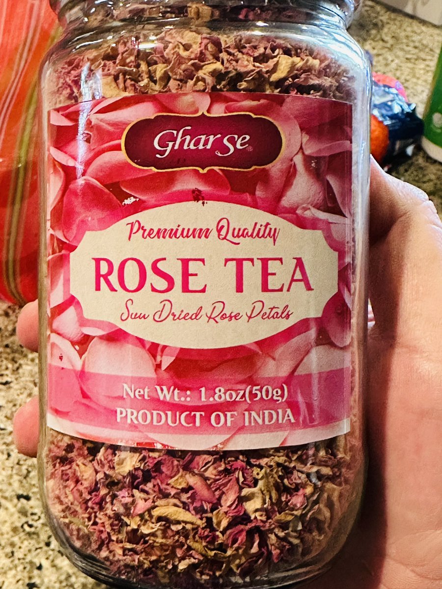 MrBear1488's tweet image. I didn’t know you could make tea out of rose petals…. That’s fuckken radd #rosetea #tea #roses