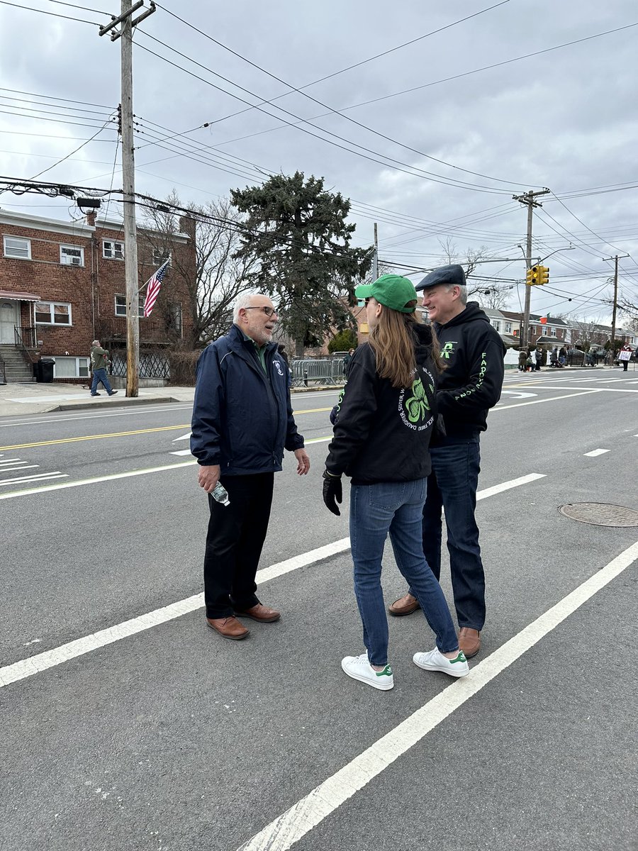 I was definitely feeling the “Sprit of the Irish” yesterday at the #BronxStPatricksDay parade! The crowds turned out and it was wonderful to catch up with so many constituents. Congratulations to this year’s Grand Marshalls, John and Majella Brady!