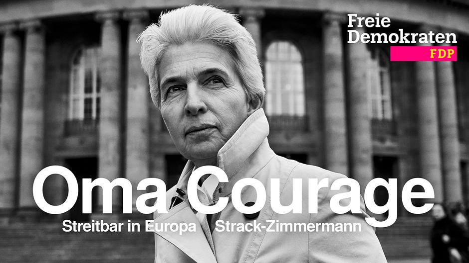 1938/39 schreibt Bertolt Brecht im Exil ein Stück über eine Frau, die mit ihren Kindern durch das vom Krieg zerstörte Land zieht, um Geschäfte zu machen. In ihrer Gier stirbt jedes ihrer Kinder, weil sie lieber um Geld feilscht, als sie zu retten. Das Stück heißt Mutter Courage.