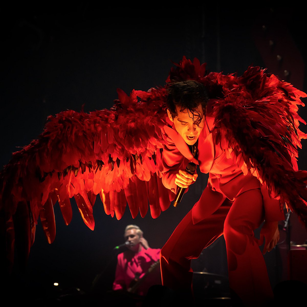 mikasounds's tweet photo. Return of the firebird 

#newshow #mikalive #apocalypsecalypsotour 

📷 Danilo d’Auria &amp; Francesco Prandoni https://t.co/Jpyf7EXeXw