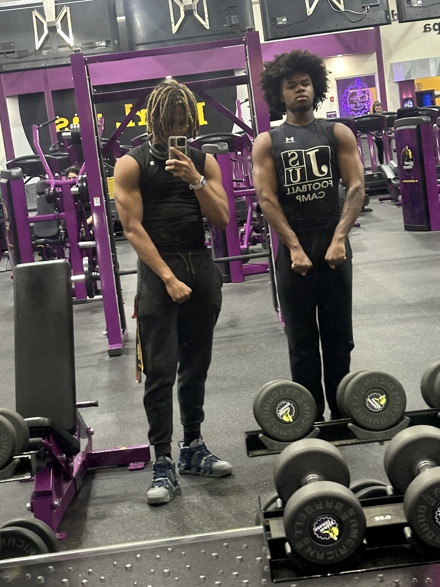 Me and <a href="/_riooo1/">rul</a> getting that work in during the break <a href="/Lee_Wilbanks/">Coach_Lee_Wilbanks</a>
<a href="/Coach_MWoodson/">Marcus Woodson</a> <a href="/CoachMattBarnes/">Matt Barnes</a> <a href="/Coach_Webster2/">Jonathan J. Webster</a> @CoachCarter_LT <a href="/WilsonDwike/">Dwike Wilson</a> @clarencemcdougl <a href="/MacCorleone74/">Rion (Ree-un) Young</a> <a href="/FredStewart50/">Frederick Stewart</a> <a href="/Coach_Drew1/">Andrew Watson</a> <a href="/ChadSimmons_/">ChadSimmons</a> <a href="/PaulJonesOn3/">Paul Jones</a> <a href="/BHoward_11/">Brandon Howard</a> <a href="/MikeRoach247/">Mike Roach</a>