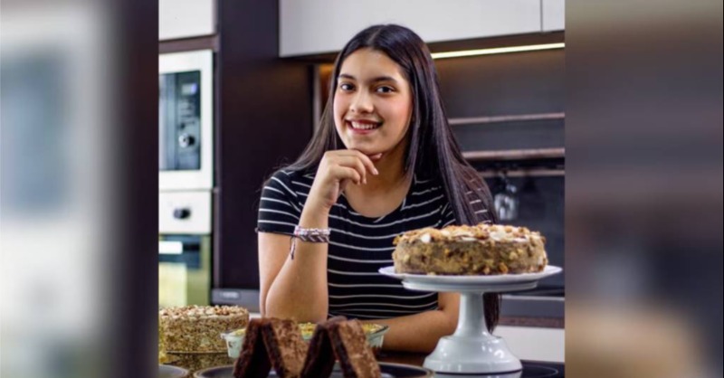 VozdeAmerica's tweet photo. 🍰 Con tan solo 13 años de edad, Grecia Sofia Changarotti ya es creadora y dueña de su propio emprendimiento. Se trata de Kiwi Fit, una tienda online en la que ofrece una variedad de postres saludables.