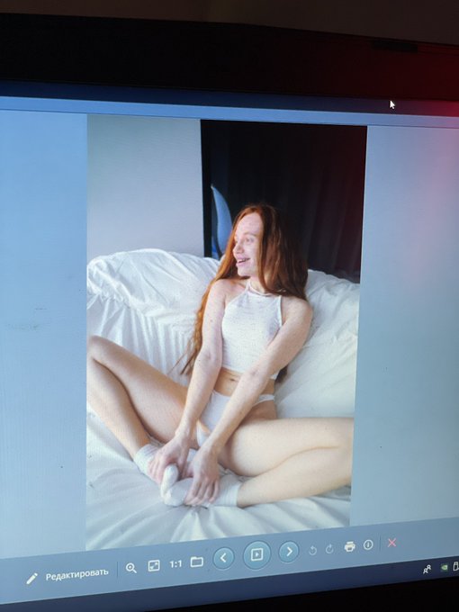 There are few photos on my Instagram and I want to post more of myself here and on Instagram🥰 https://t