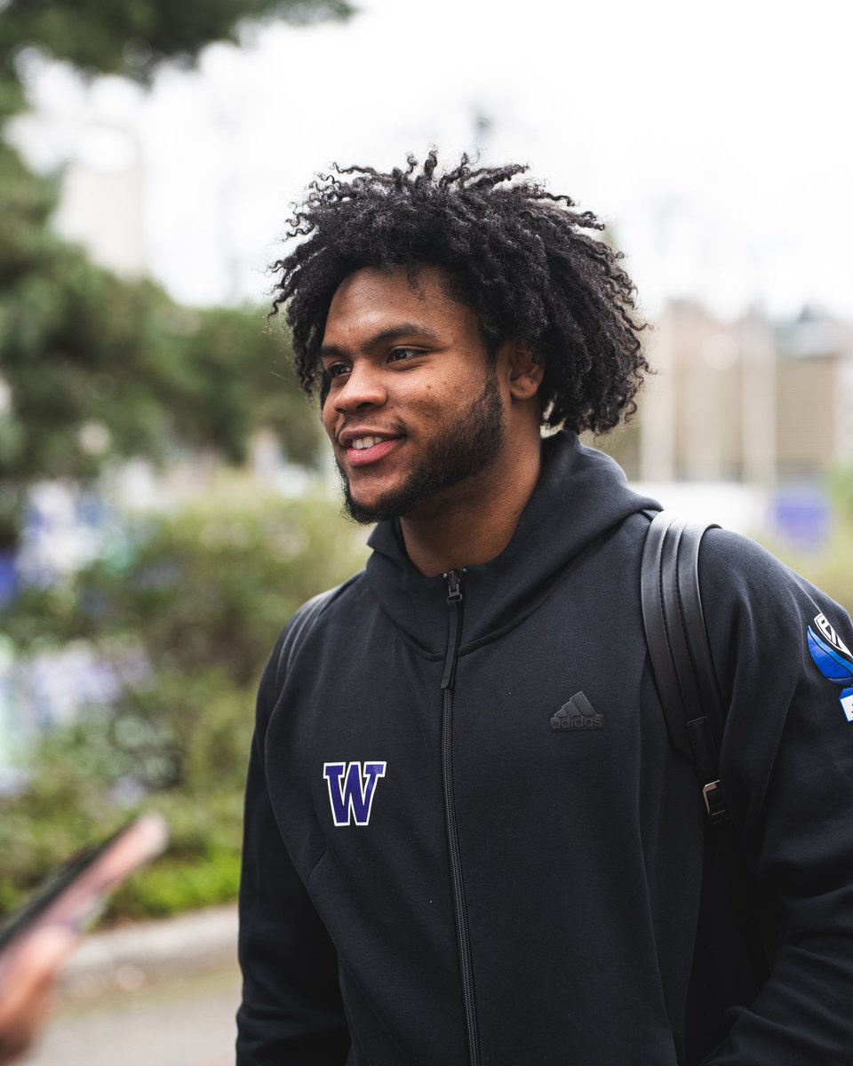 UW_MBB's tweet image. Viva Las Vegas! 🎰

#TougherTogether x #Devoted