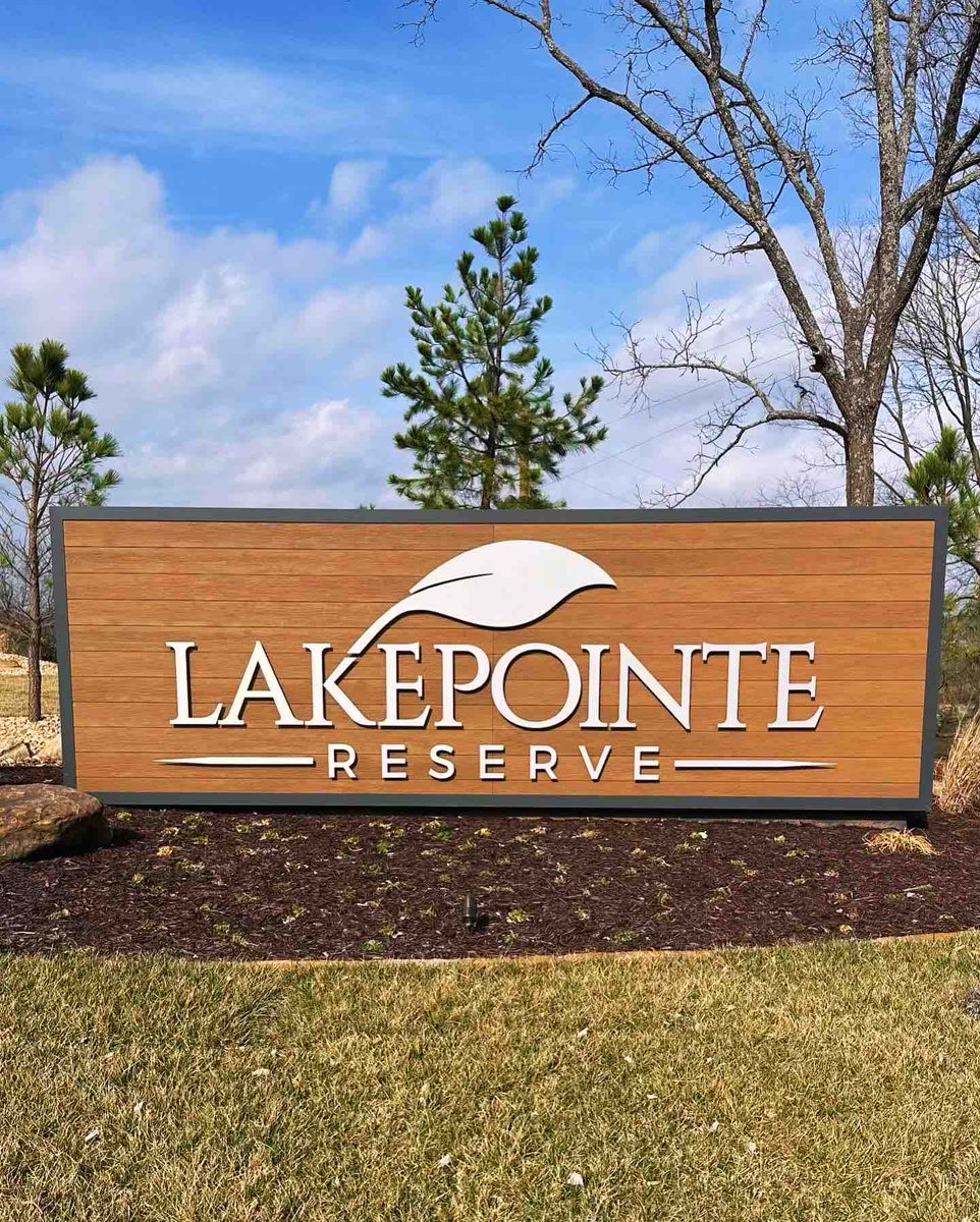 pinnacle_sign's tweet photo. All signs pointe to Pinnacle
•
•
Lakepointe Reserve🍃
Sgf, MO
New &amp; Upcoming gated community https://t.co/0WfzFLl0OO