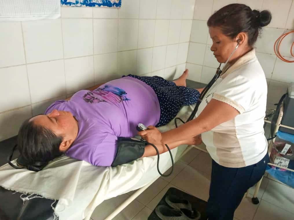 dirsaludbarinas's tweet photo. #Barinas🇻🇪
🗣️Equipo de médicos y enfermeras de los diferentes consultorios populares del ASIC AAT, continúa activo brindando atención con servicios de consulta general, toma de tensión arterial e inmunización,
 gracias al Pdte. @NicolasMaduro y @MagaGutierrezV.
@Alexanderpsuvs1 https://t.co/NhPsDu07Zj