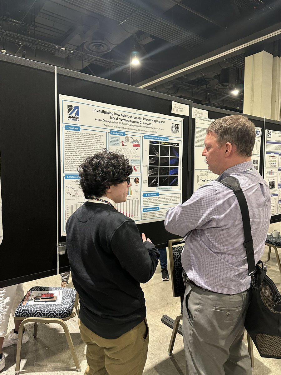 3starshield's tweet image. I’m so excited about the opportunity to have shared our story on heterochromatin and development! #TAGC24 was a great time and I’m thankful for the opportunities to connect with others and learn from their work!