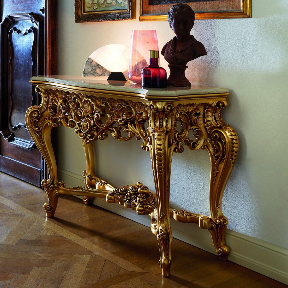 Art.115

#console #entryway #antiquegold #madeinitaly #interiordecor #interiordesign #italiandesign #luxuryfurniture #luxuryhomes #traditionalfurniture #qualyfurniture #italiancraftsmanship