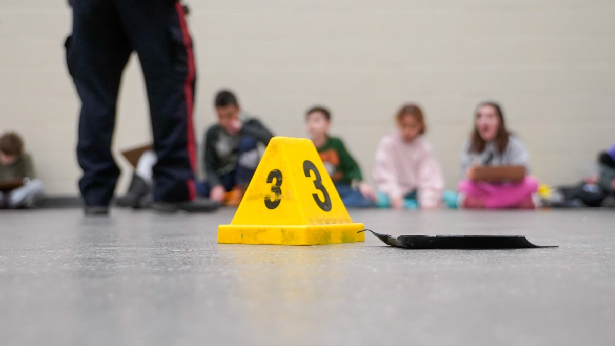 Mark your calendars! PD Days are coming up on March 22, April 19, and May 17! No need to stress – YouthLink Calgary has the perfect solution with our police-themed PD Day Camps. Don't wait! Our camps are ALMOST sold out, enroll your junior detective today. bit.ly/3QR9cav