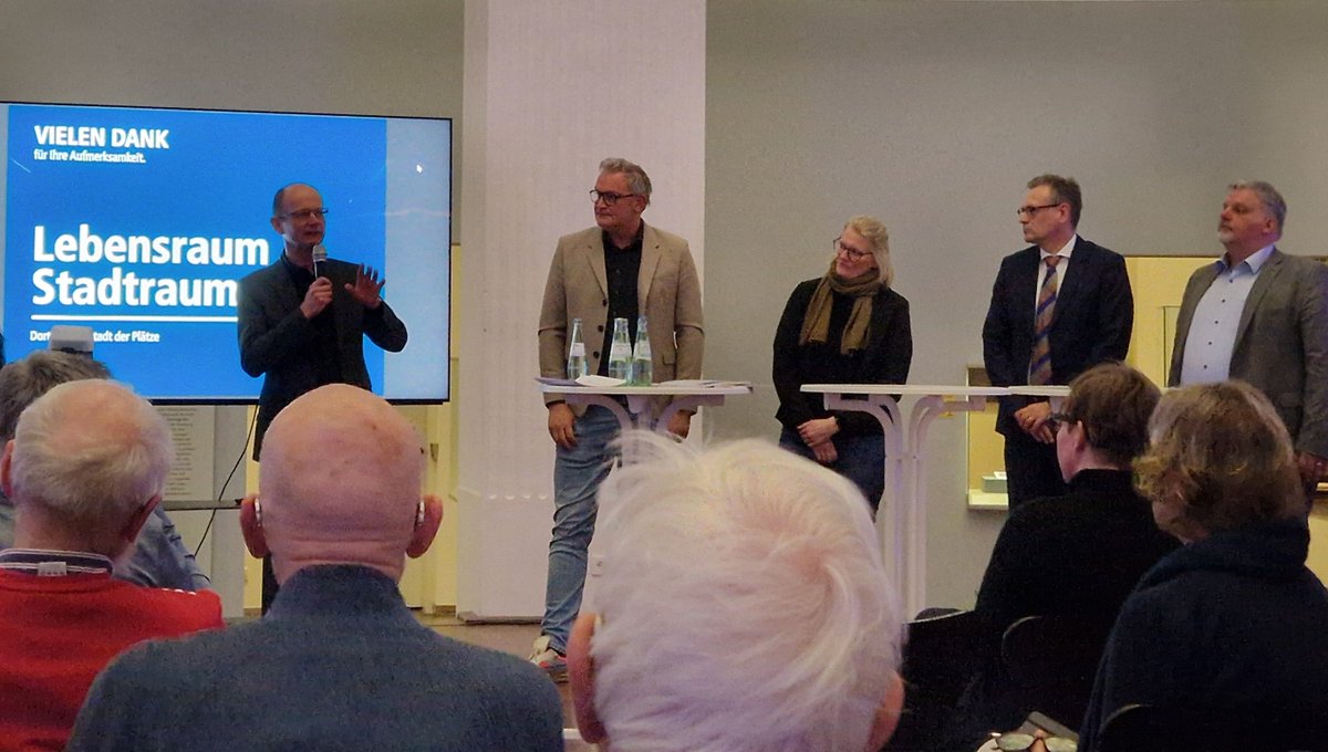 cityringdo's tweet photo. Austausch zum "Lebensraum Stadtraum" beim Forum Stadtbaukultur mit unserem #Cityring-Vorsitzenden Tobias Heitmann #Dortmund @MKK_Do https://t.co/sR59iOw1Ku