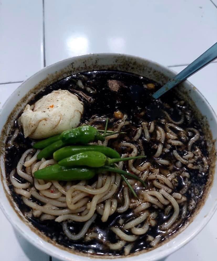 sahur dengan indomie rasa yamalube