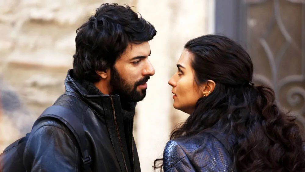 arab2turk's tweet photo. #KaraParaAşk
مثل هذا اليوم قبل عشر سنوات : عرضت الحلقة الاولى من مسلسل العشق المشبوه 📌 https://t.co/2sTWpt7wQW