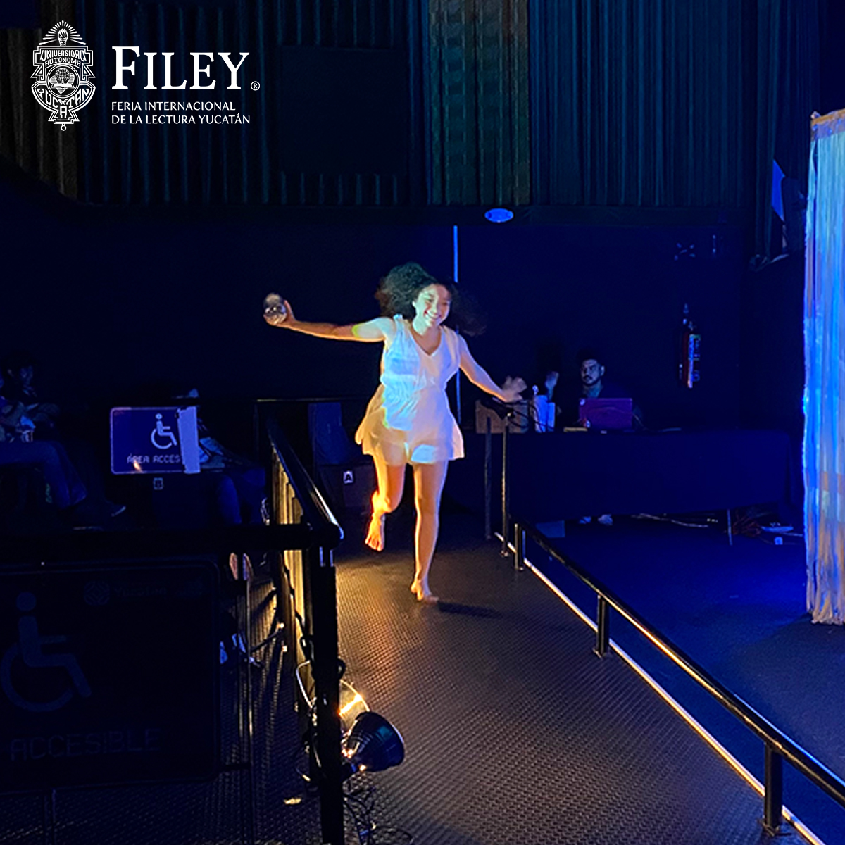 la_filey's tweet photo. La sala de cine 1 del Siglo XXI se llenó de emociones con la obra de teatro "María y el Mar", presentada por @teatroconvoy como parte de la #FILEY2024. 🎭📚✨ https://t.co/kkscCzXM44