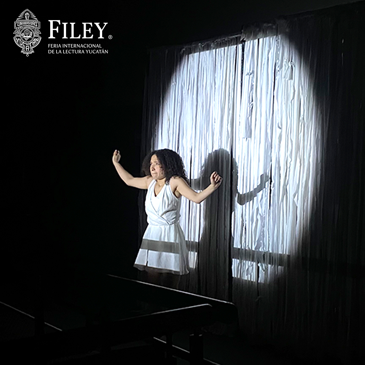 la_filey's tweet photo. La sala de cine 1 del Siglo XXI se llenó de emociones con la obra de teatro "María y el Mar", presentada por @teatroconvoy como parte de la #FILEY2024. 🎭📚✨ https://t.co/kkscCzXM44