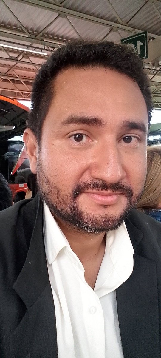 carambamarcus's tweet photo. Sou o homem que veio a Brasília de cadeira de rodas, impetrou dentro da lei um pedido de prisão pro Alexandre de Moraes dentro do STF, saí de lá ileso para a honra e Glória de Deus e está saindo de Brasília, porque percebeu que o Alê não é tão importante. Deus é tudo. https://t.co/N7FIdGHylv