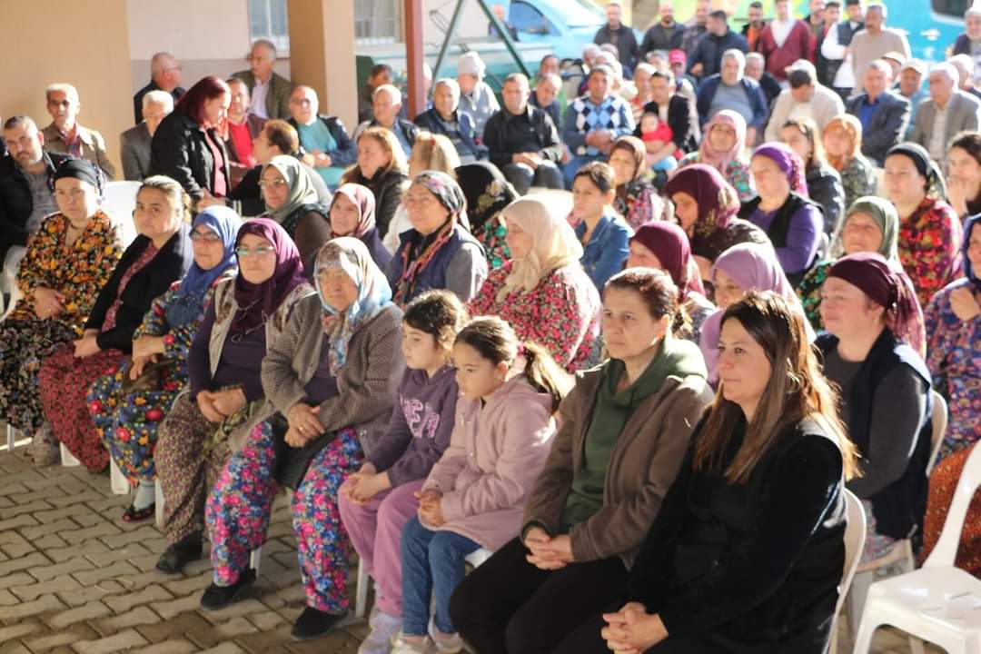 saide_karatas's tweet photo. Ramazan ayının ilk gününde, toplantımıza teveccüh gösterip gelen tüm Kundu mahallesi sakinlerimize çok teşekkür ederiz...
@alicetin_07
@CuneytDogan07 https://t.co/kcEPfV9yVv