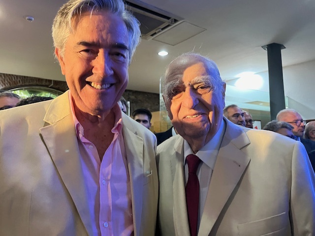 Hoy ha comenzado la campaña electoral de Tabaré Viera. Los que lo apoyamos estamos en la primera fila de la batallla. Además de ex Presidente Sanguinetti, han participado cientos de dirigentes y militantes colorados. Vamos en buen camino con un candidato que puede atraer a miles