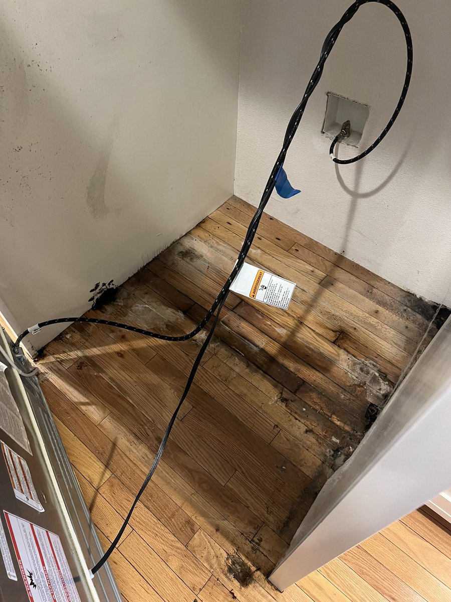 jwtrowbridge's tweet photo. 🆘 @WhirlpoolCorp Seeking urgent assistance on my refrigerator repair claim (ID: 02294859) submitted on Oct 23 with no update since. Please help address this matter. 🛠️ #WhirlpoolService #CustomerCare #UrgentHelp https://t.co/TDrZSP7rB7
