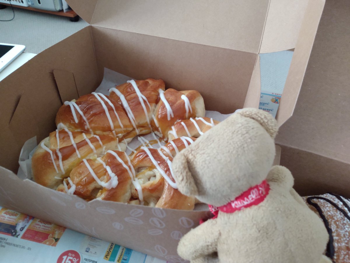 VerywellSeido's tweet image. March 11th

Today's lunch at home 😁

Cobsbread and Marble Slab iced coffee 🥐☕

Good taste 🥳😋🐻🇨🇦

#CobsBread #MarbleSlab
