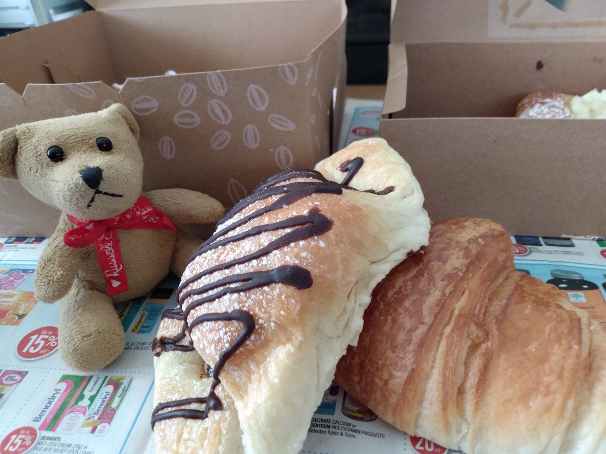 VerywellSeido's tweet image. March 11th

Today's lunch at home 😁

Cobsbread and Marble Slab iced coffee 🥐☕

Good taste 🥳😋🐻🇨🇦

#CobsBread #MarbleSlab