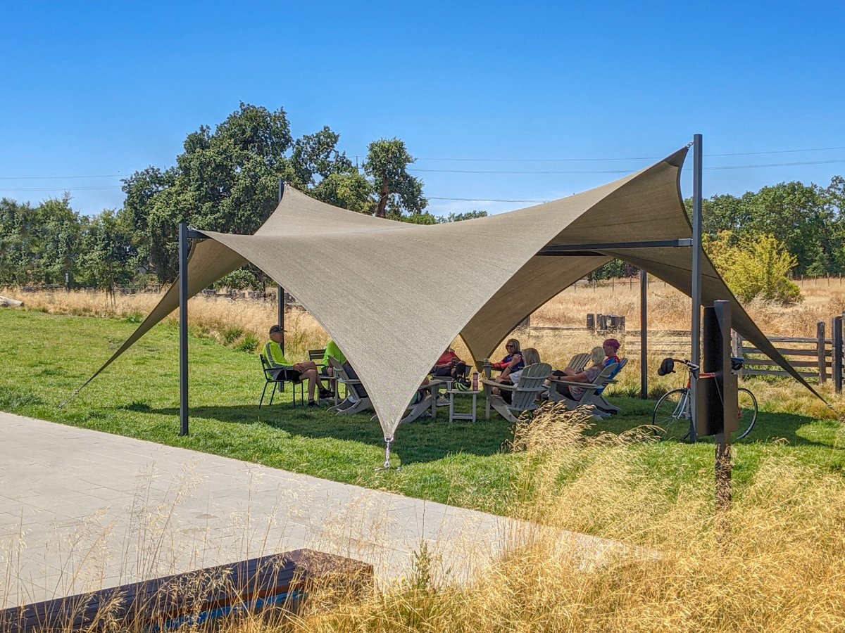 TERRASHADE's tweet image. Looking for shade for your afternoon barbecue? TERRA's elegant design and quick installation will keep you and your family loving the backyard this summer #summerfun #grilling